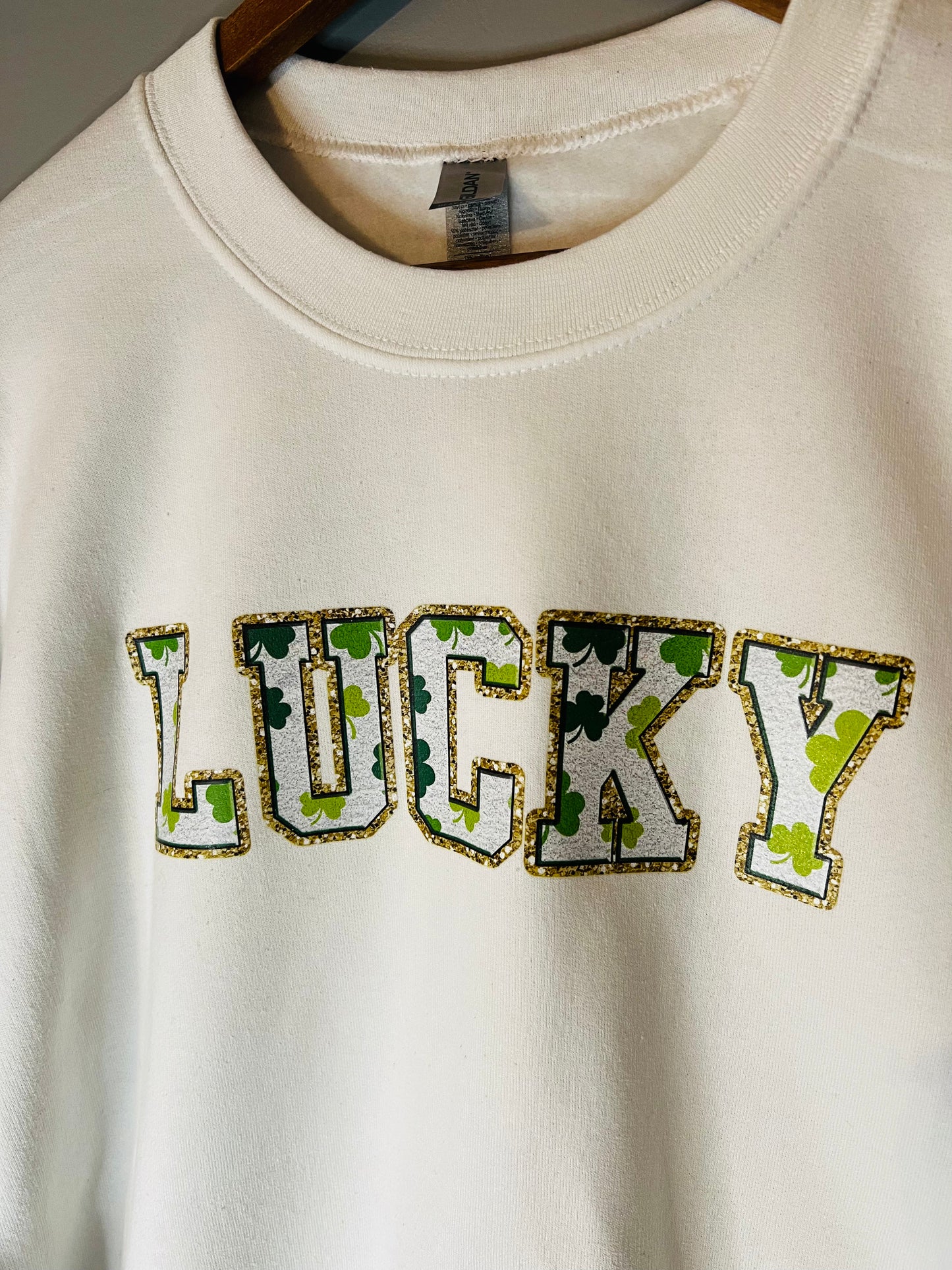 LUCKY Crew neck