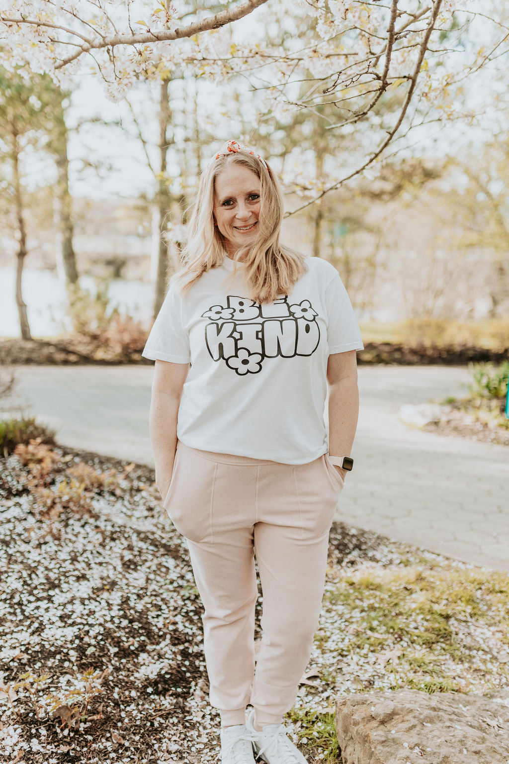 Be Kind, Black and white tee