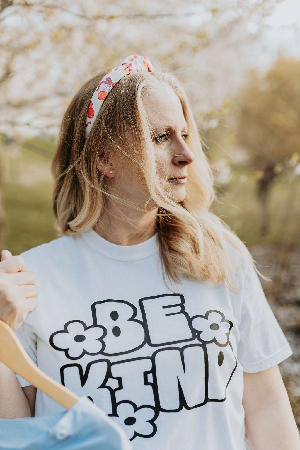 Be Kind, Black and white tee